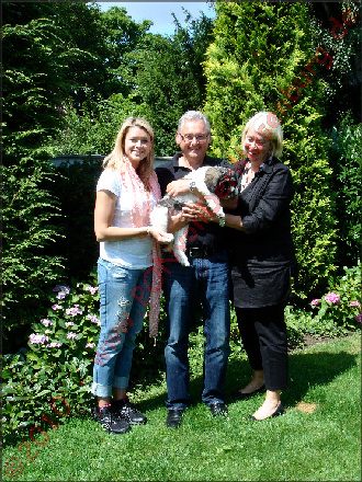 Akis-Paul mit seiner Familie Akis-Paul mit seiner Familie